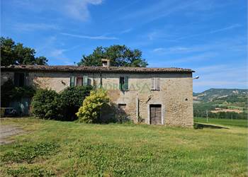 Casa colonica con giardino a pochi km da Meldola