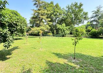 Villa con parco a Longastrino
