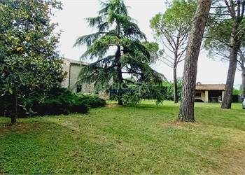 Porzione di casa con servizi a Faenza