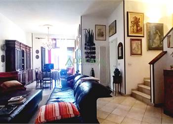 Appartamento con terrazzo e posto auto a Forlì