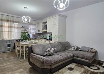 Appartamento con garage nel centro di Meldola