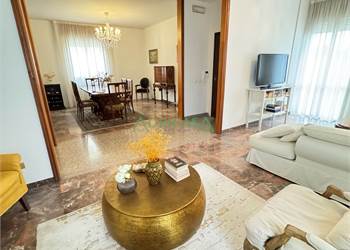 Un ufficio vicino al centro di Bagnacavallo per grandi idee