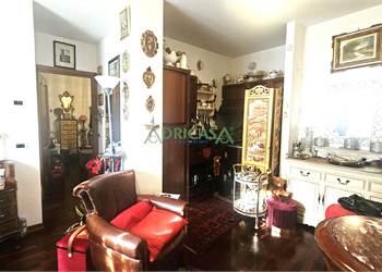 Bilocale con balcone e posto auto a Ravenna