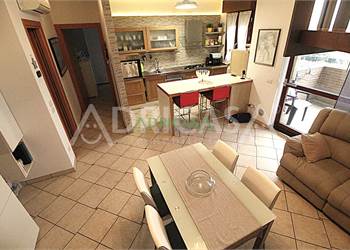 Moderno trilocale con mansarda e doppi servizi – Ottima classe energetica