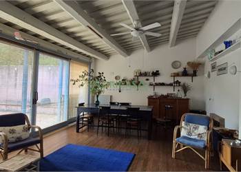 Casa colonica con 7 ettari di terreno a Mondaino