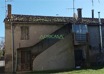 Casa abbinata da ristrutturare con Giardino e Ampio Garage