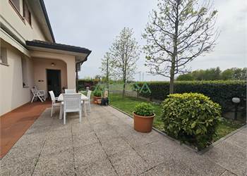 Villa bifamiliare con giardino nelle vicinanze di Forlimpopoli