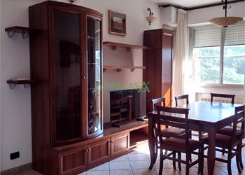 Appartamento al piano terra con posti auto e garage a Campiano