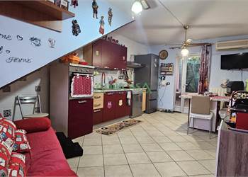 Villetta abbinata ad un solo lato a soli 10 km da Ravenna