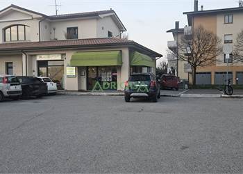 Negozio in affitto a Igea Marina