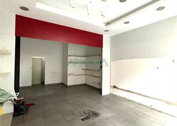 Negozio in affitto a Faenza