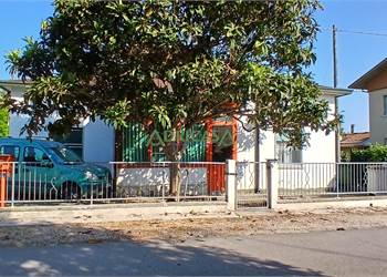 Casa indipendente con cortile a savio di Cervia