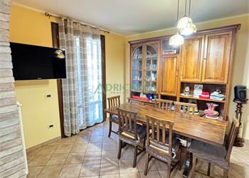 Villetta abbinata ad un lato con giardino a Madonna dell'Albero (RA)