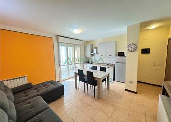 Appartamento con ascansore in zona Rocca Branca Leone