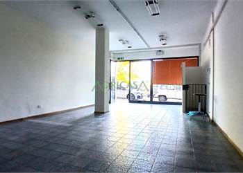 Locale commerciale in vendita in zona Buscherini